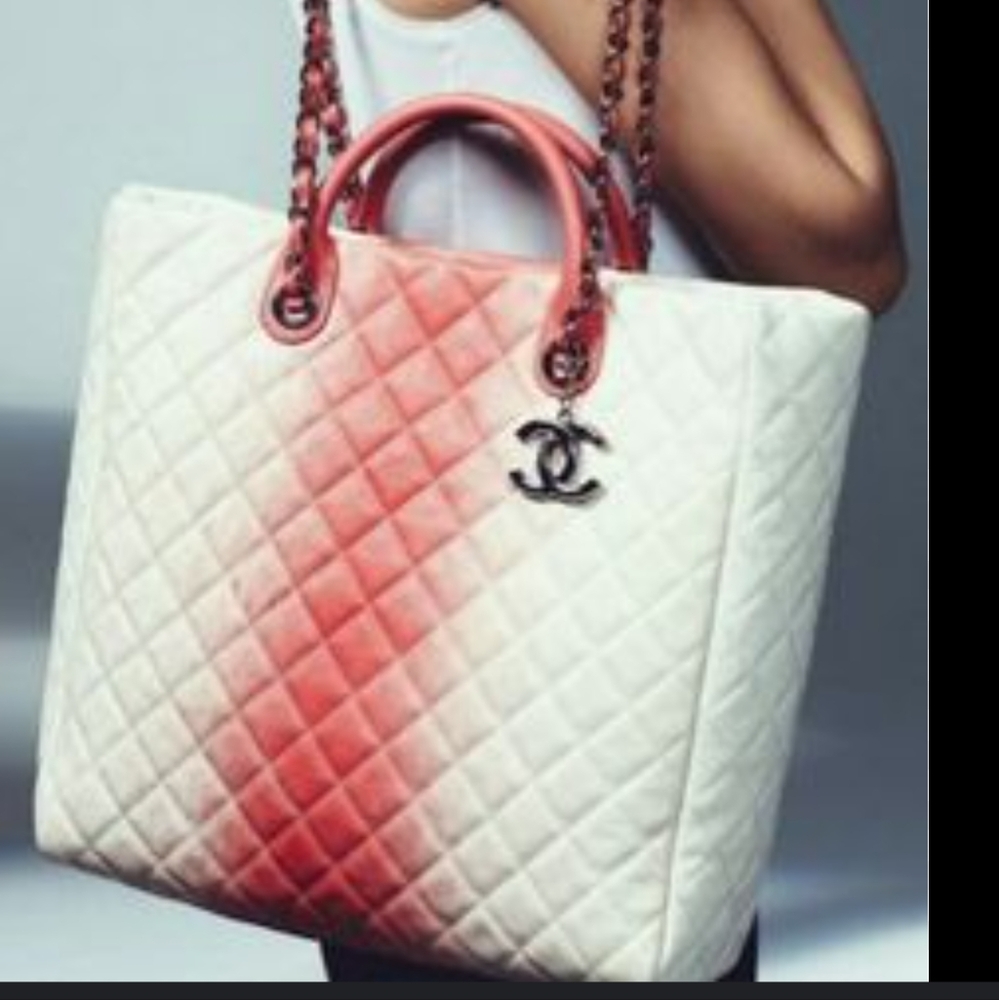 CHANEL Caviar Ombré Bag